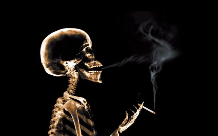 Το κάπνισμα ως αιτία πόνου στην πλάτη στην περιοχή της ωμοπλάτης