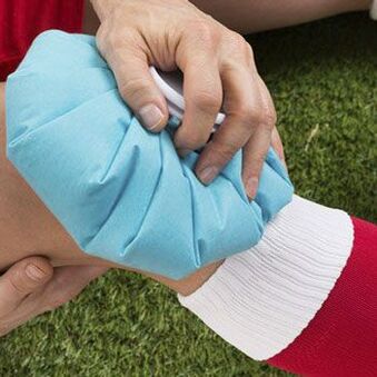 Το κρύο μπορεί να βοηθήσει στην ανακούφιση από τον πόνο στο γόνατο μετά από τραυματισμό